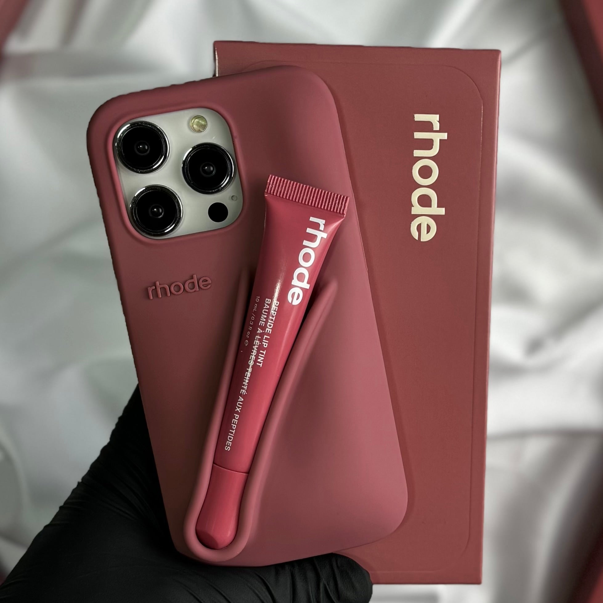 Rhode Силиконов кейс + Гланц за iPhone