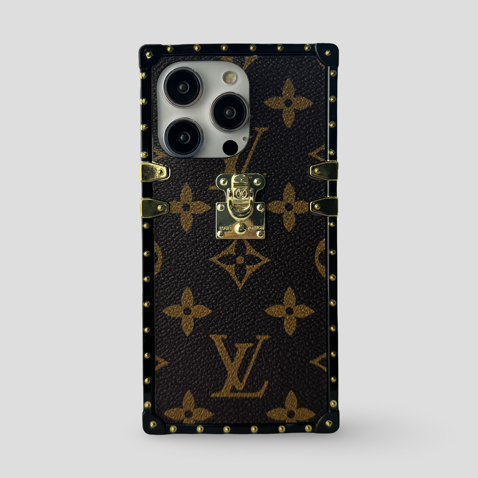 Луксозен кожен кейс за iPhone - L.V.