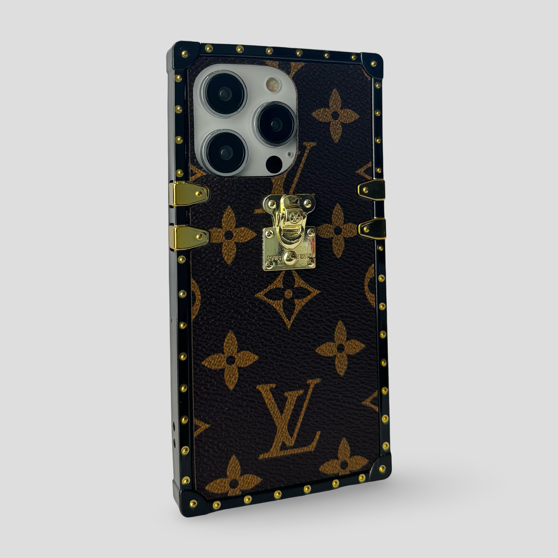 Луксозен кожен кейс за iPhone - L.V.