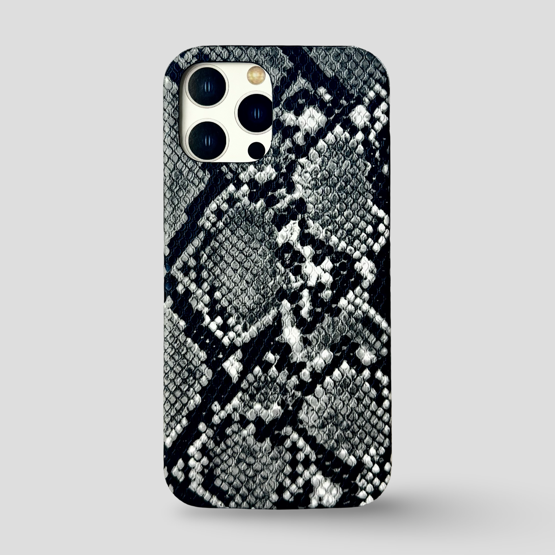 Релефен кожен кейс за iPhone