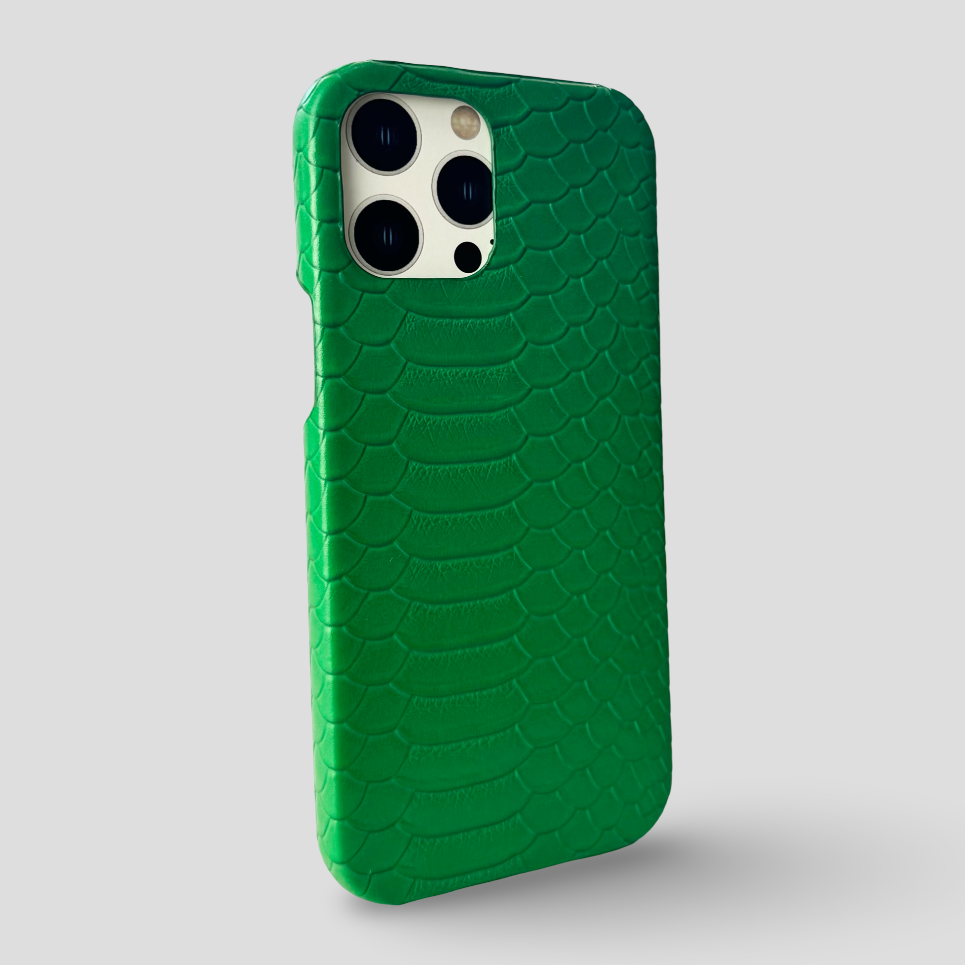 Релефен кожен кейс за iPhone