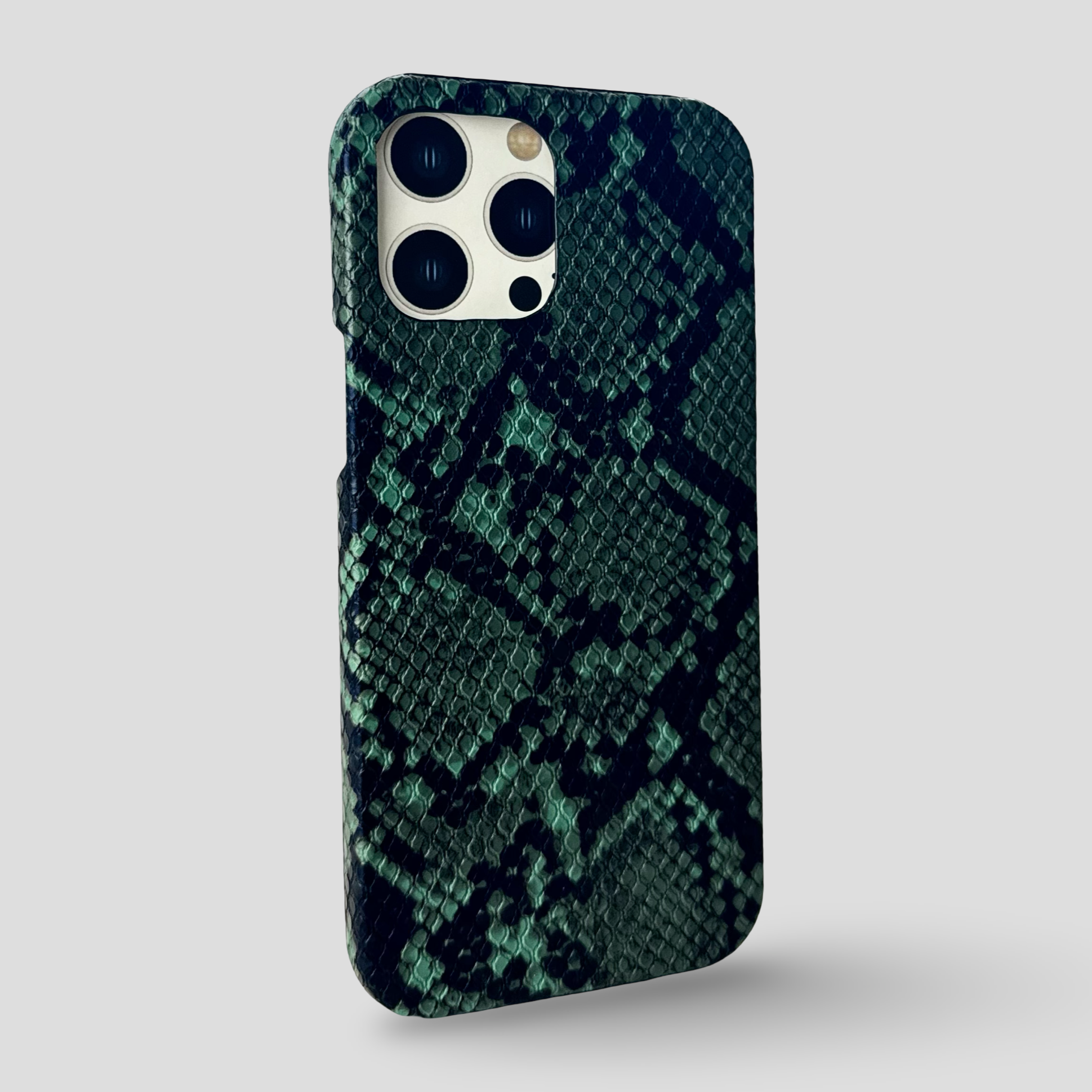 Релефен кожен кейс за iPhone