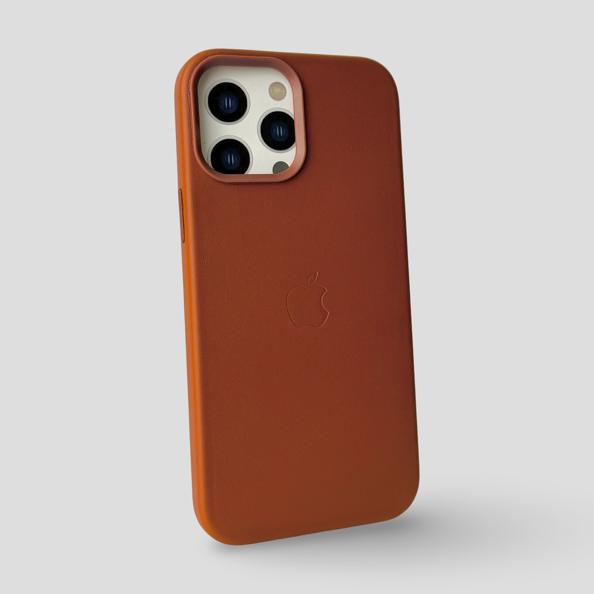 Кожен кейс с лого за iPhone