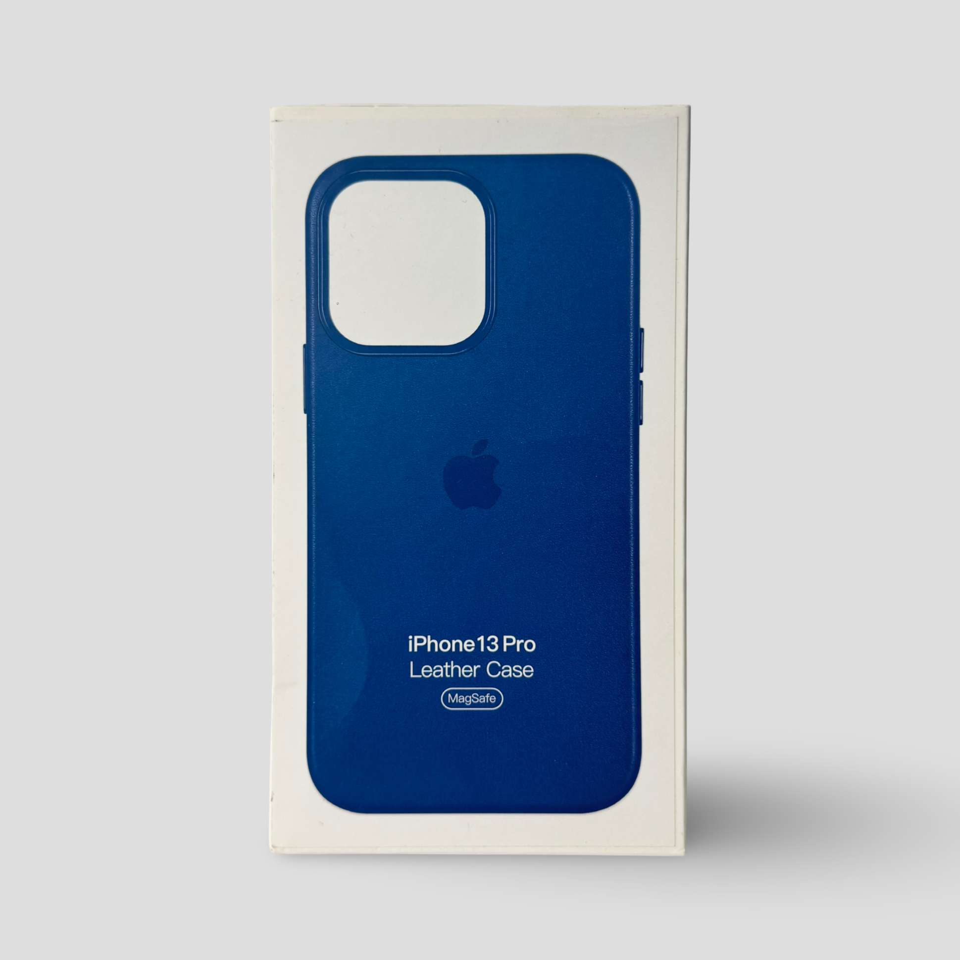 Кожен кейс с лого за iPhone