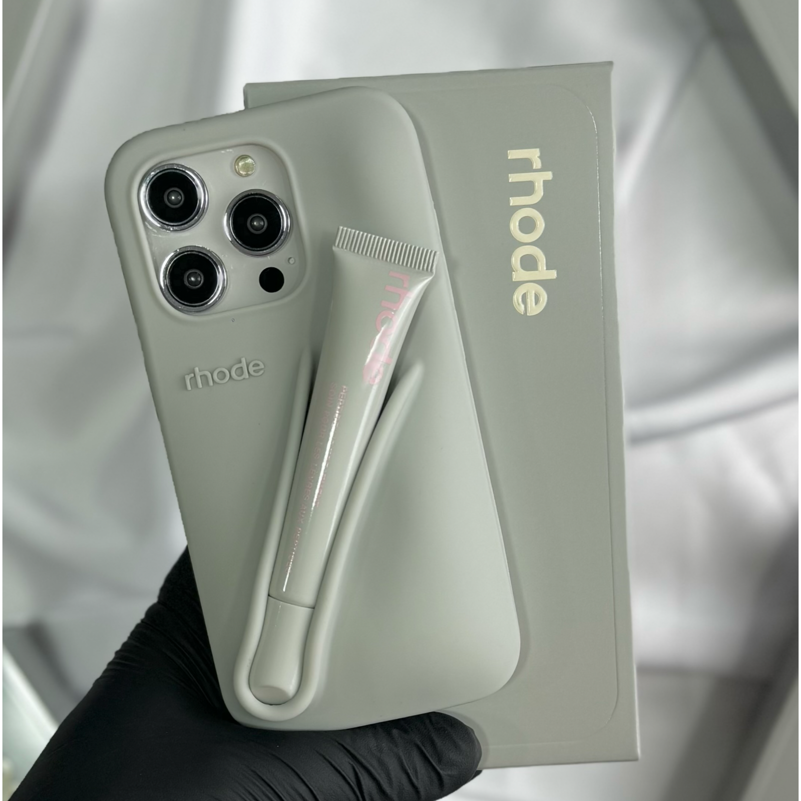 Rhode Силиконов кейс + Гланц за iPhone